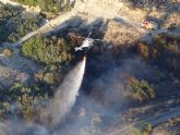 Efectivos del Plan Infomur trabajan en la extincin del incendio forestal declarado cerca de la Hurona, Molina de Segura