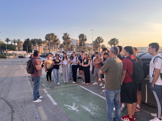 El Ayuntamiento ha vuelto a poner un servicio de autobús gratuito para los estudiantes que se han examinado de la PAU en Lorca El Ayuntamiento ha vuelto a poner un servicio de autobús gratuito para los estudiantes que se han examinado de la PAU en Lorca