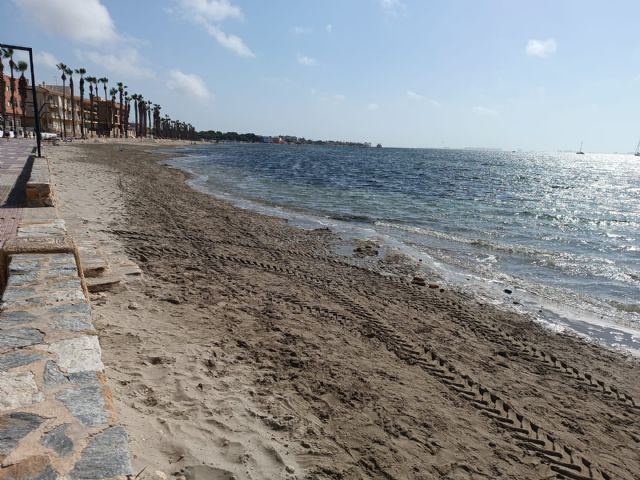 El Ayuntamiento de Los Alcázares continúa trabajando para recuperar el estado de las playas tras las lluvias de mayo El Ayuntamiento de Los Alcázares continúa trabajando para recuperar el estado de las playas tras las lluvias de mayo