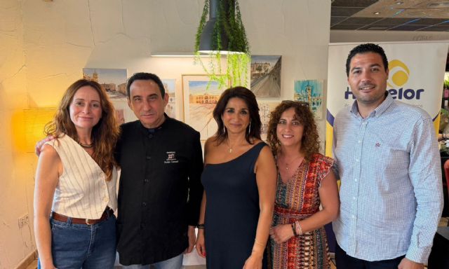 El Restaurante Paredes acoge una exposición de acuarelas sobre el casco histórico de Lorca fruto de la colaboración entre cultura, turismo y hostelería El Restaurante Paredes acoge una exposición de acuarelas sobre el casco histórico de Lorca fruto de la colaboración entre cultura, turismo y hostelería
