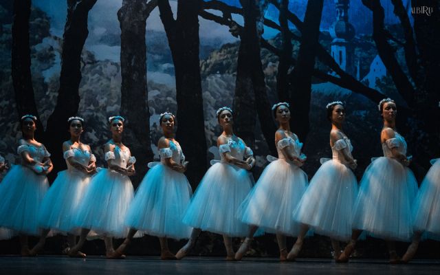 La versión del Ballet de Barcelona de 'Giselle' llega al Auditorio regional con música en directo a cargo de la Orquesta Sinfónica La versión del Ballet de Barcelona de 'Giselle' llega al Auditorio regional con música en directo a cargo de la Orquesta Sinfónica