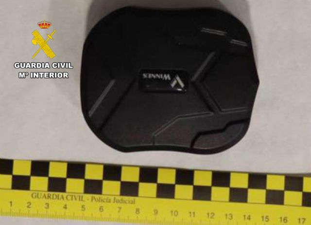 La Guardia Civil detiene a individuo por monitorizar coches de alta gama instalando dispositivos GPS para robarlos La Guardia Civil detiene a individuo por monitorizar coches de alta gama instalando dispositivos GPS para robarlos