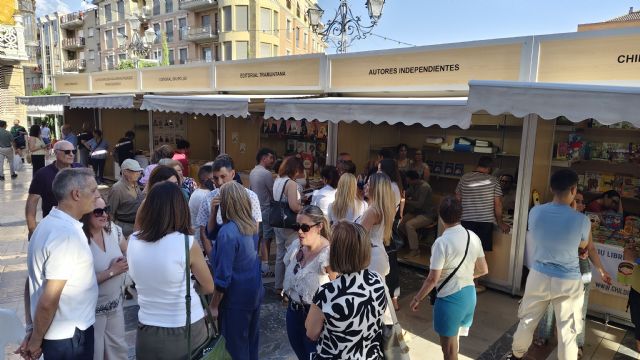 Caravaca de la Cruz afianza su feria del libro tras cuatro días de encuentros literarios Caravaca de la Cruz afianza su feria del libro tras cuatro días de encuentros literarios