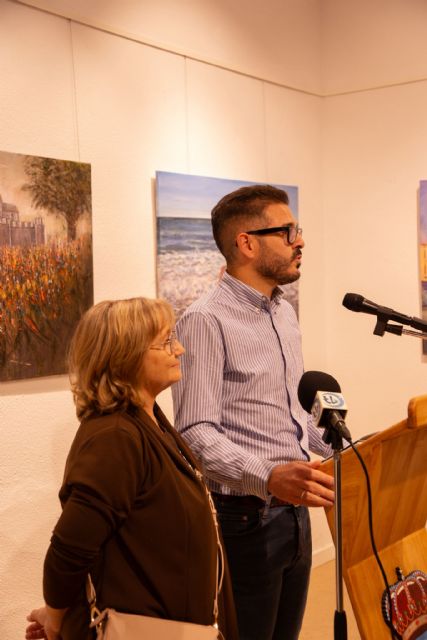 La exposición 'Personajes y lugares de nuestra historia', de Mari Cruz Fernández, puede visitarse ya en la Casa de Cultura de Bullas La exposición 'Personajes y lugares de nuestra historia', de Mari Cruz Fernández, puede visitarse ya en la Casa de Cultura de Bullas