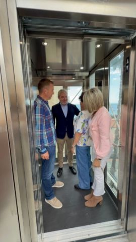 El alcalde, Ginés Campillo, inaugura el nuevo ascensor panorámico de Puerto de Mazarrón El alcalde, Ginés Campillo, inaugura el nuevo ascensor panorámico de Puerto de Mazarrón