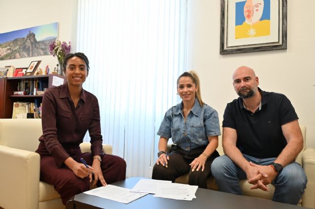 El Ayuntamiento respalda la temporada deportiva del Alhama Club de Fútbol El Ayuntamiento respalda la temporada deportiva del Alhama Club de Fútbol
