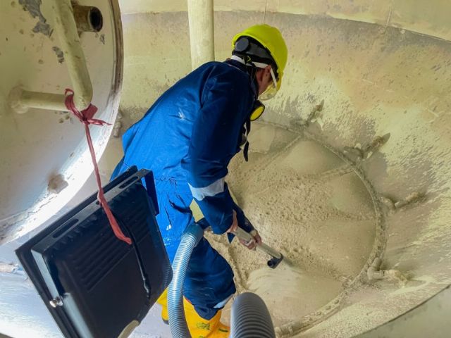 Realizan los trabajos de limpieza y desinfección de los depósitos de agua potable del término municipal de Totana Realizan los trabajos de limpieza y desinfección de los depósitos de agua potable del término municipal de Totana