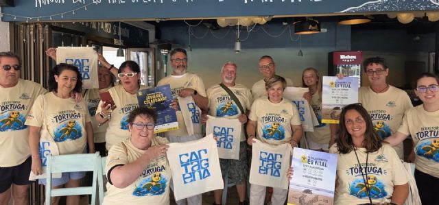 Voluntarios inician la campana estival de protección de la tortuga boba en el litoral de Cartagena Voluntarios inician la campana estival de protección de la tortuga boba en el litoral de Cartagena