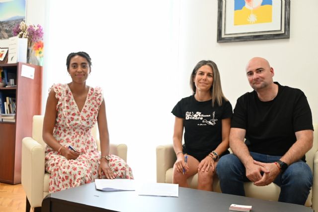 El Ayuntamiento renueva por dos años su colaboración con el Club Sincro Alhama El Ayuntamiento renueva por dos años su colaboración con el Club Sincro Alhama