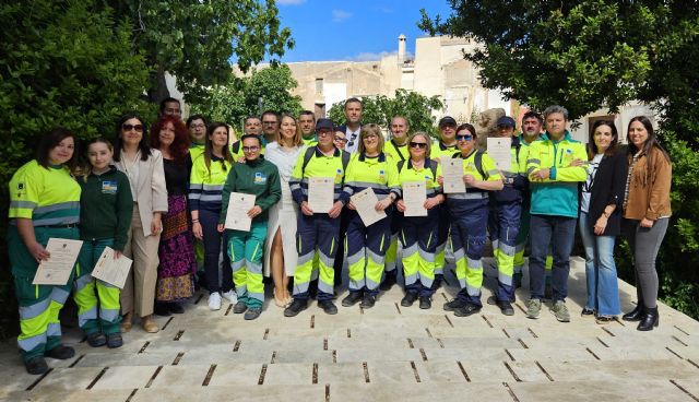 Caravaca forma a 20 personas desempleadas con un programa de jardinería y limpieza financiado con cerca de 590.000 euros Caravaca forma a 20 personas desempleadas con un programa de jardinería y limpieza financiado con cerca de 590.000 euros