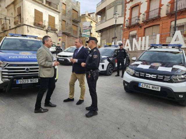 La Comunidad financia un nuevo vehículo policial para prestar servicio en zonas rurales de Abanilla La Comunidad financia un nuevo vehículo policial para prestar servicio en zonas rurales de Abanilla