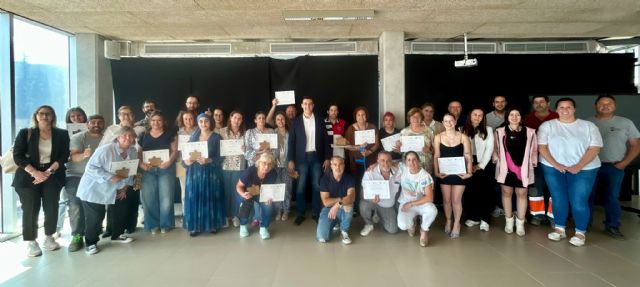 Los 20 alumnos del programa 'Blanca Emplea' de jardinería, zonas verdes y construcción obtienen el certificado de profesionalidad Los 20 alumnos del programa 'Blanca Emplea' de jardinería, zonas verdes y construcción obtienen el certificado de profesionalidad