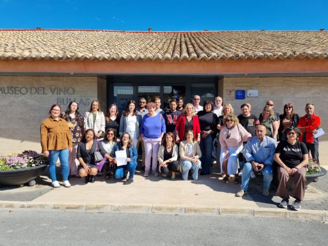 Finaliza el Programa Experiencial 'Mejora de la escena urbana de Bullas' con la entrega de certificados al alumnado participante Finaliza el Programa Experiencial 'Mejora de la escena urbana de Bullas' con la entrega de certificados al alumnado participante