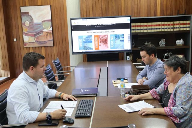 El Ayuntamiento y FAMDIF refuerzan su compromiso con la accesibilidad Universal El Ayuntamiento y FAMDIF refuerzan su compromiso con la accesibilidad Universal