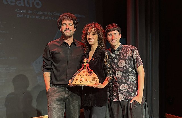 El actor Samuel Rodríguez, premiado junto a sus compañeros a la mejor obra del Festival de Teatro de Carrizo de la Ribera El actor Samuel Rodríguez, premiado junto a sus compañeros a la mejor obra del Festival de Teatro de Carrizo de la Ribera