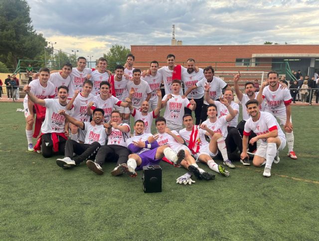 El Bullas Deportivo culmina una temporada histórica con el ascenso a Tercera RFEF El Bullas Deportivo culmina una temporada histórica con el ascenso a Tercera RFEF
