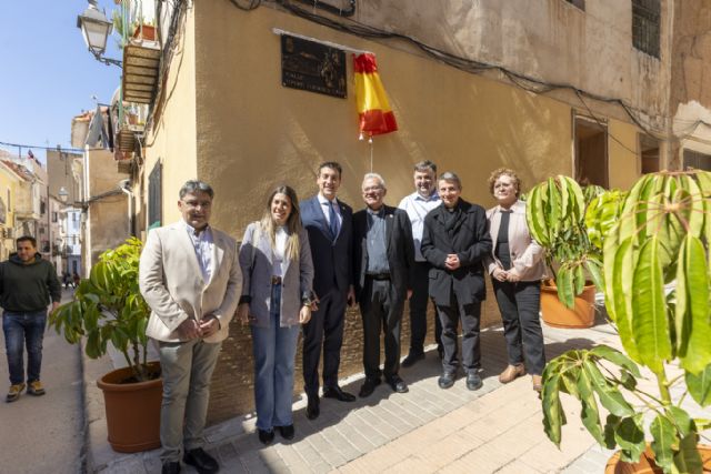 El Ayuntamiento de Blanca rinde homenaje al padre Pepe Fuentes poniendo su nombre a la calle donde nació El Ayuntamiento de Blanca rinde homenaje al padre Pepe Fuentes poniendo su nombre a la calle donde nació