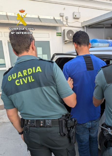 La Guardia Civil detiene en Beniel a un joven dedicado a cometer robos con violencia e intimidación La Guardia Civil detiene en Beniel a un joven dedicado a cometer robos con violencia e intimidación