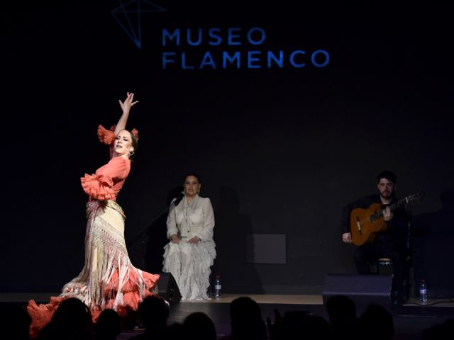 Almudena Roca emociona en el ciclo junto a Celia Jiménez y Daniel Valseca Almudena Roca emociona en el ciclo junto a Celia Jiménez y Daniel Valseca