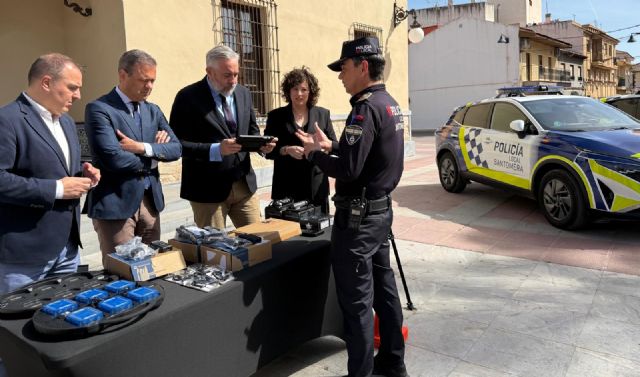 La Comunidad y el Ayuntamiento de Santomera despliegan una red de videovigilancia para reforzar la seguridad ciudadana La Comunidad y el Ayuntamiento de Santomera despliegan una red de videovigilancia para reforzar la seguridad ciudadana