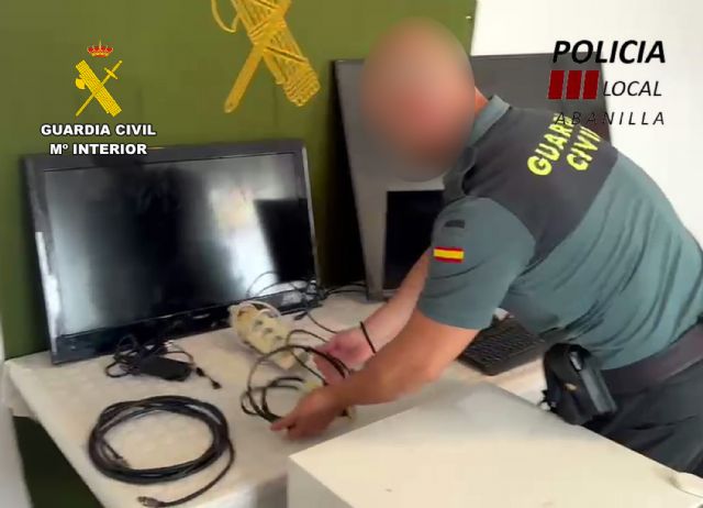 Detienen a un experimentado delincuente por la comisión de tres robos con fuerza en Abanilla Detienen a un experimentado delincuente por la comisión de tres robos con fuerza en Abanilla