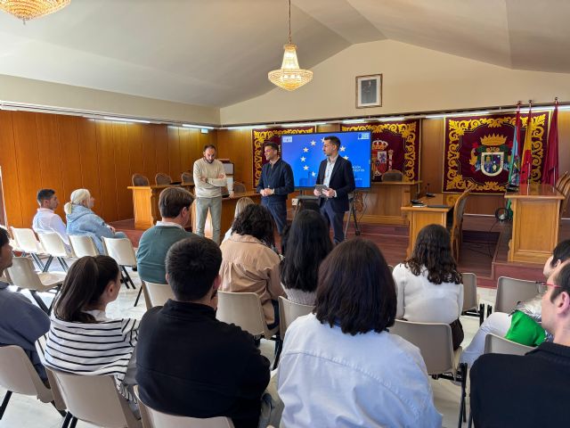 El ayuntamiento presenta su estrategia de participación en proyectos europeos ante responsables políticos y técnicos municipales El ayuntamiento presenta su estrategia de participación en proyectos europeos ante responsables políticos y técnicos municipales