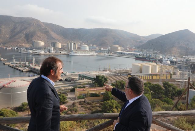 El Puerto de Cartagena y COEC refuerzan su colaboración para impulsar las infraestructuras estratégicas de Cartagena y la Región El Puerto de Cartagena y COEC refuerzan su colaboración para impulsar las infraestructuras estratégicas de Cartagena y la Región