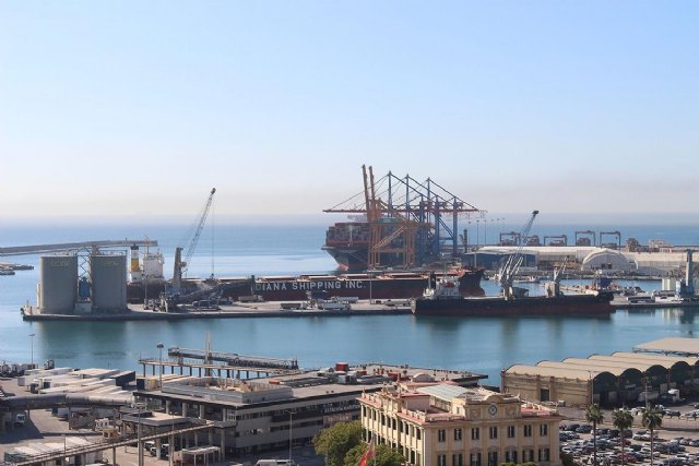 Transportes aprueba un plan de inversiones de más de 1.500 millones de euros en los puertos españoles para 2027 Transportes aprueba un plan de inversiones de más de 1.500 millones de euros en los puertos españoles para 2027