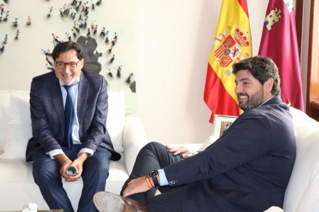 El coordinador regional de trasplantes, Ricardo Robles, nombrado personal emérito del Servicio Murciano de Salud El coordinador regional de trasplantes, Ricardo Robles, nombrado personal emérito del Servicio Murciano de Salud