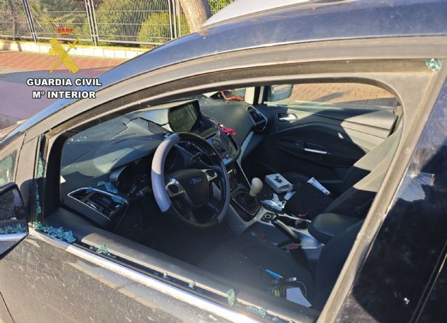 La Guardia Civil desarticula un grupo criminal, formado por ocho individuos, al que atribuye más de una treintena de robos y hurtos en Torre Pacheco La Guardia Civil desarticula un grupo criminal, formado por ocho individuos, al que atribuye más de una treintena de robos y hurtos en Torre Pacheco