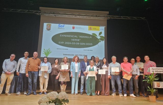El SEF forma a desempleados de Abanilla en jardinería con un programa que combina empleo y cualificación El SEF forma a desempleados de Abanilla en jardinería con un programa que combina empleo y cualificación