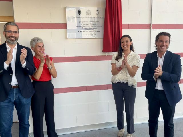Concluyen las obras de rehabilitación del pabellón deportivo de Beniel, con una aportación de la Comunidad de 70.000 euros Concluyen las obras de rehabilitación del pabellón deportivo de Beniel, con una aportación de la Comunidad de 70.000 euros