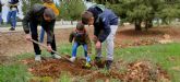 Cefusa celebra el Da Forestal Mundial con una plantacin de rboles en familia