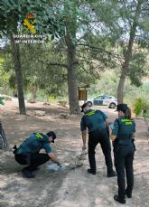 La Guardia Civil sorprende a varias personas haciendo una barbacoa junto al río Chícamo La Guardia Civil sorprende a varias personas haciendo una barbacoa junto al río Chícamo