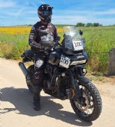Harley-Davidson y Pedrero completan con éxito la exigente carrera de la baja tt dehesa Extremadura