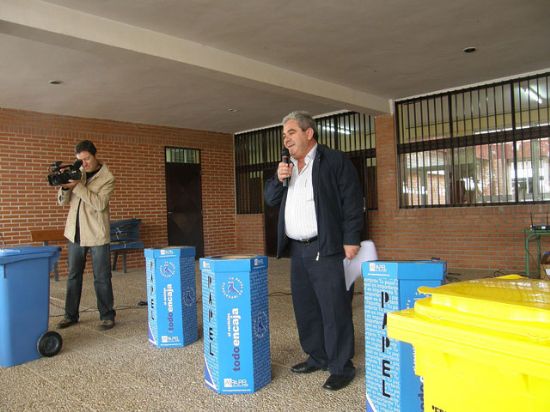 La empresa municipal LIMUSA y el Consejo de la Juventud de Lorca ponen en marcha la campaña “Educando a reciclar” - 1, Foto 1