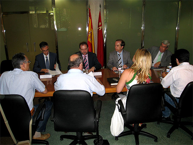 La Consejería de Empleo inicia una campaña informativa para prevenir riesgos laborales por altas temperaturas - 2, Foto 2