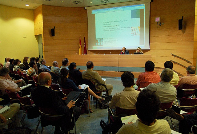 Un centenar de empresarios participa en un taller sobre protección de los contenidos digitales organizado por el Info - 1, Foto 1