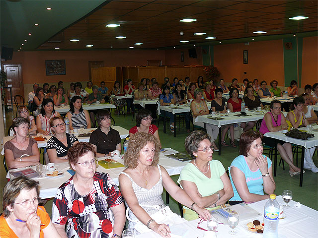 Más de un centenar de mujeres asistieron a una charla sobre ‘Cáncer de cuello uterino y vacunación’ - 2, Foto 2