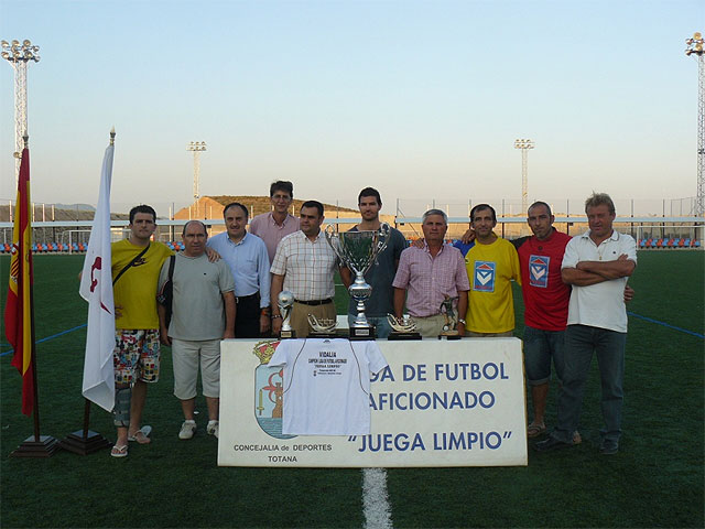 La temporada de fútbol aficionado Juega Limpio se clausura con la final de copa y la entrega de trofeos a los más de 300 participantes - 2, Foto 2