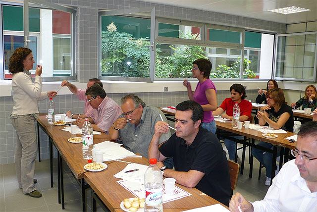 Murcia participa con otras siete comunidades autónomas en un proyecto para caracterizar la calidad del pescado de crianza - 1, Foto 1