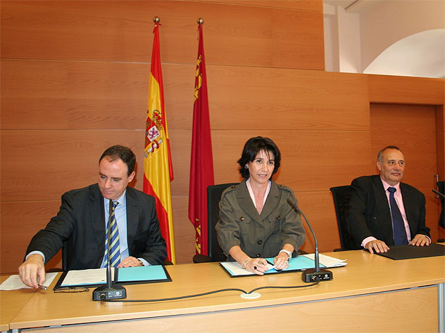 Inmaculada García firma la incorporación de Telefónica al Parque Científico de Murcia - 3, Foto 3