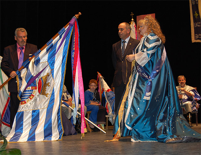 La asociación de Moros y Cristianos presentó a sus mandos festeros, así como el cartel y libro de actos - 1, Foto 1