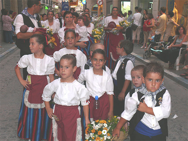 Jumilla rinde culto a la Patrona en la tradicional ofrenda de flores - 2, Foto 2