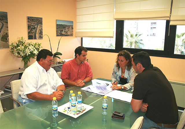 Obras Públicas coordina una reunión de los directores generales implicados en los proyectos regionales de carril-bici - 1, Foto 1