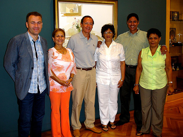 Miguel Ángel Cámara recibe a una delegación del Instituto Cubano del Deporte - 1, Foto 1