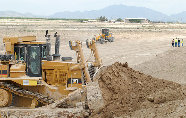 Obras Públicas destina casi siete millones de euros al acondicionamiento del acceso sur al Aeropuerto Internacional de la Región - 1, Foto 1