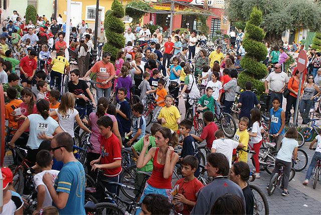 La actividad deportiva ‘En Forma Peladeando’ reúne a más de 500 participantes - 1, Foto 1