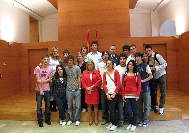 El Gobierno recibe a los jóvenes descendientes de emigrantes murcianos que visitan la Región - 2, Foto 2