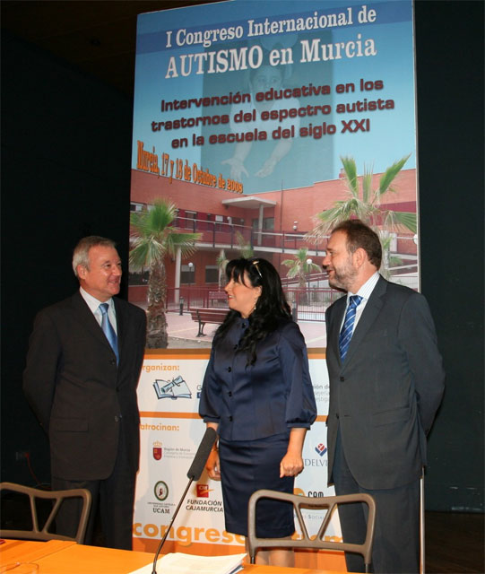 Valcárcel resalta la labor innovadora y pionera de los centros educativos murcianos en la integración de niños autistas - 1, Foto 1